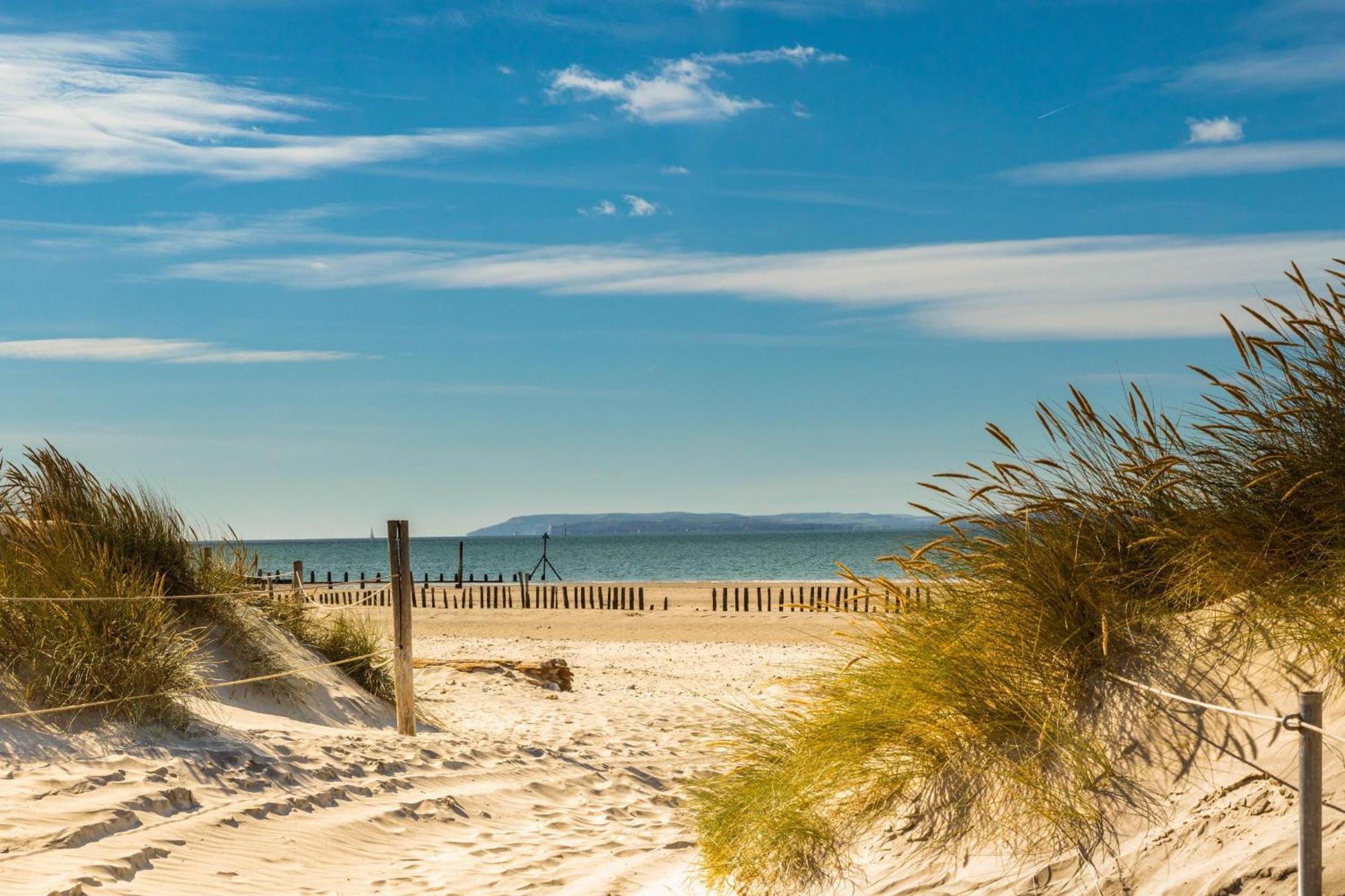 Spacious Home For 8 In Witterings - Walk To Beach East Wittering Exterior foto